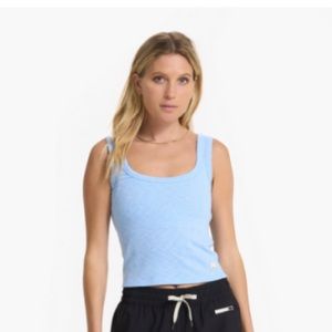 Vuori Sunrise Crop Tank in Color Oxford (light blue)